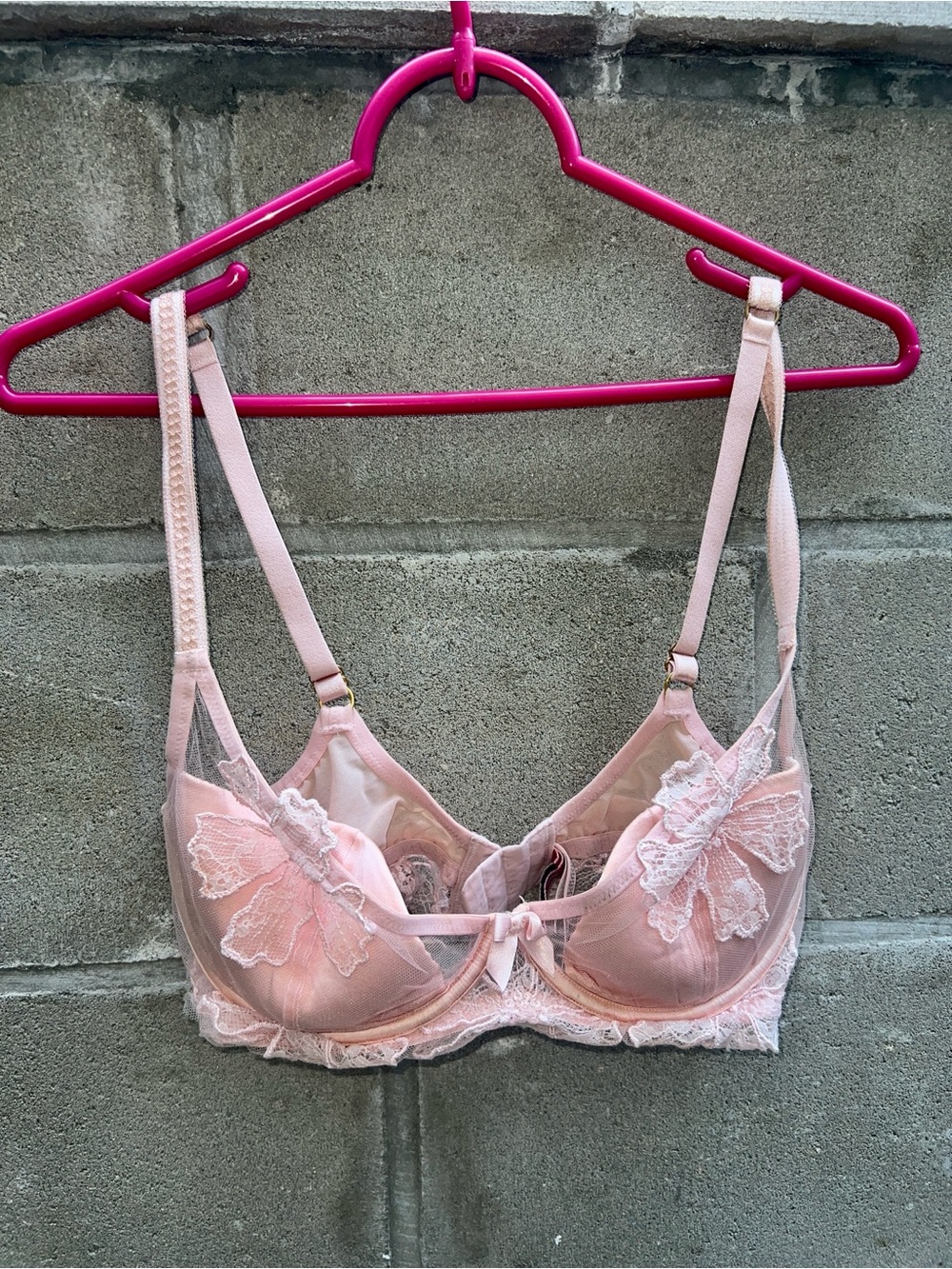 Agent Provocateur Seraphina Pink
Tie Side Bra in Size 34DD.